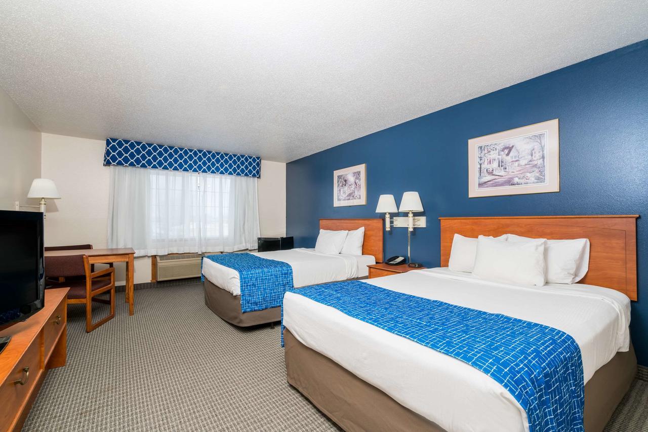 Travelodge & Suites By Wyndham Fargo/Moorhead Экстерьер фото